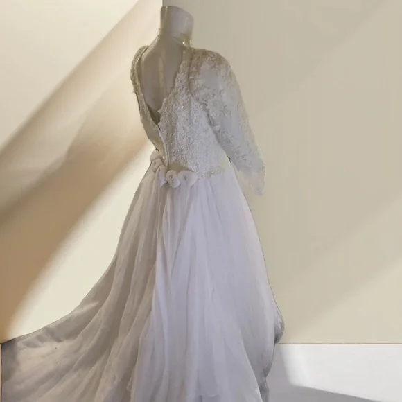 Pre loved 🥰 Morilee Vintage, minimal Raw Silk Wedding Dress. - Picture 2 of 15